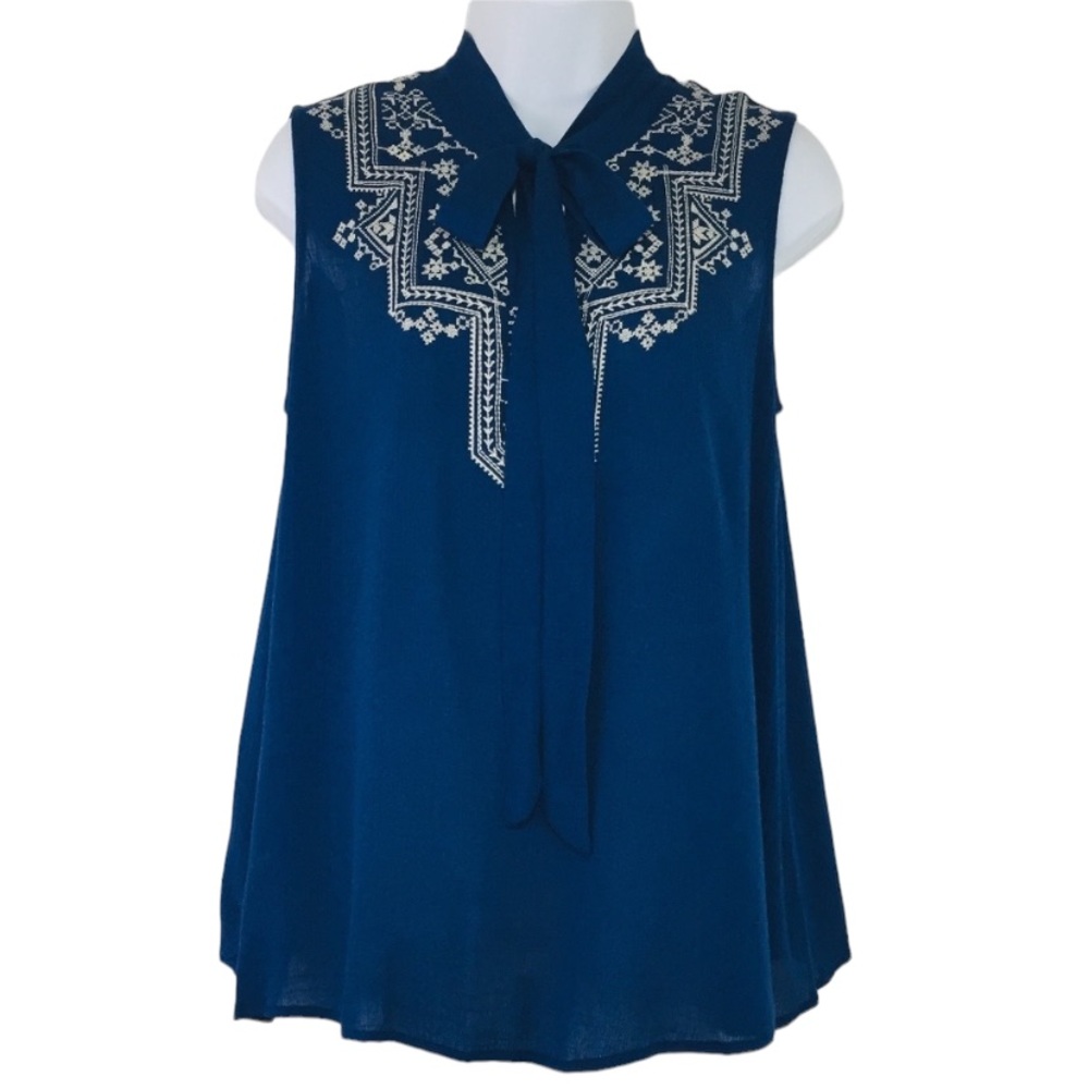 Blu Pepper Sleeveless Blue Blouse Cream Embroidery Tie Neckline Large